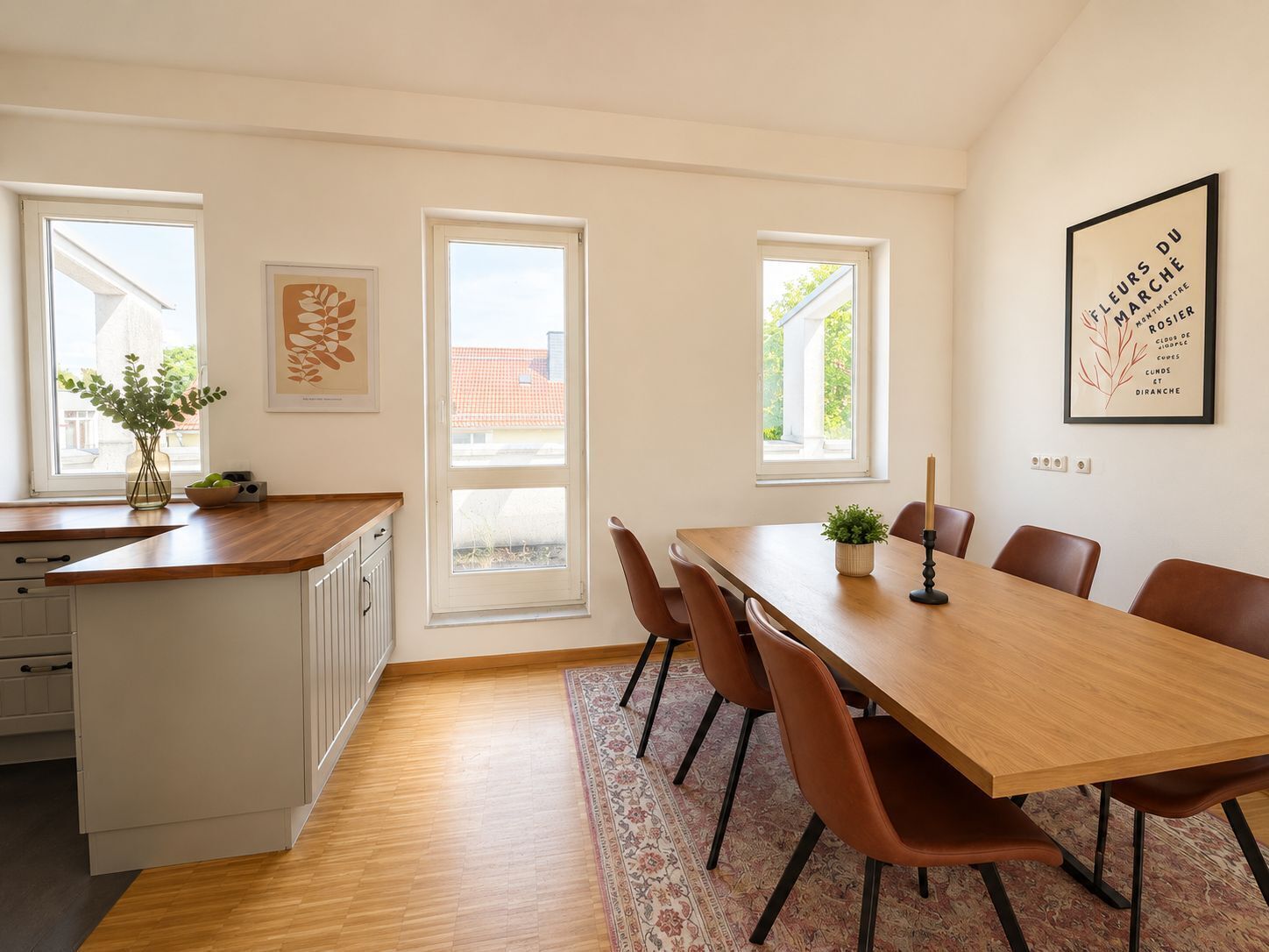 Luxury Suite, City View | Living area | Smart TV, Netflix, streaming services
