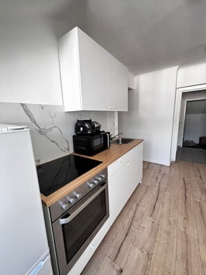 基本公寓 | 私人廚房 | 電冰箱、微波爐、烤箱、爐台