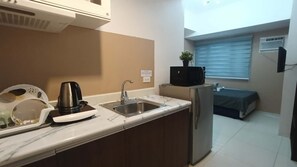 Condo, 1 Bedroom, Accessible | Private kitchen - Cozy Condo Near US Embassy in Manila (Manila)