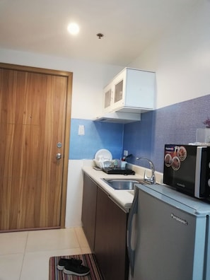 Condo, 1 Bedroom, Accessible | Interior - Cozy Condo Near US Embassy in Manila (Manila)