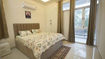 3 chambres, fer et planche Ă repasser, Wi-Fi, draps fournis