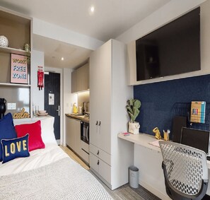 1 bedroom, free WiFi - Student-Only Modern Studio in Ealing | Bills & Wi-Fi Included (Greater London)