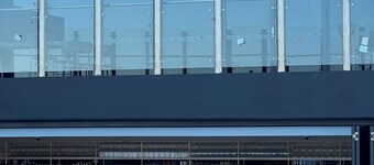 Brand New 5 star Luxe Apartment Pool, Swim Up Bar, Rooftop Bar, near stadium