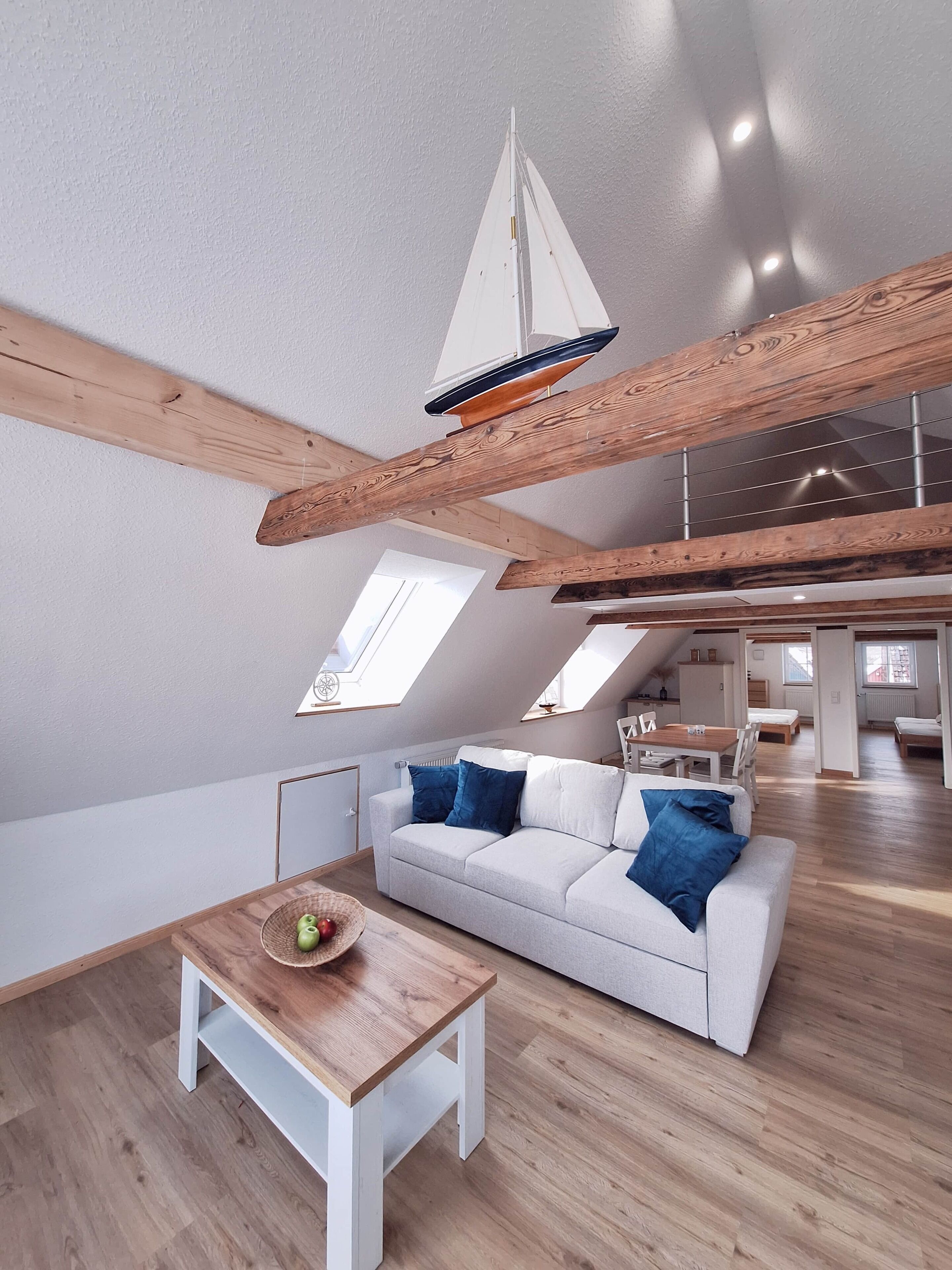 Fernseher, Bücher, Stereoanlage