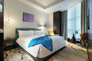Down comforters, laptop workspace, blackout drapes, iron/ironing board - XIAMENAIR TIANJIN HOTEL (Tianjin)