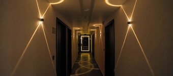 Hotel The Avanta - Gandhinagar