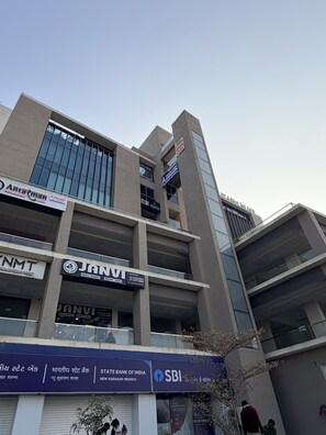 Front of property - Hotel The Avanta - Gandhinagar (Gandhinagar)