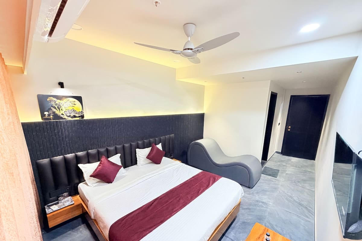 Club Sofa Room