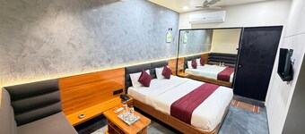 Hotel The Avanta - Gandhinagar