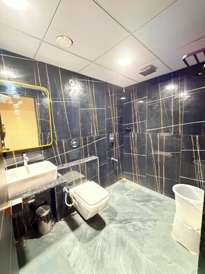 Free toiletries, soap, shampoo, toilet paper - Hotel The Avanta - Gandhinagar (Gandhinagar)