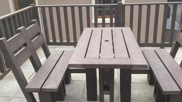 Apartment, 2 Bedrooms, Accessible, Smoking | Outdoor dining