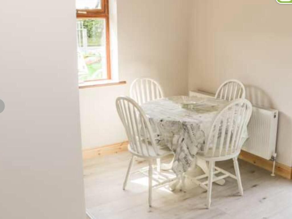 Apartment, 2 Bedrooms, Accessible, Smoking | Dining room