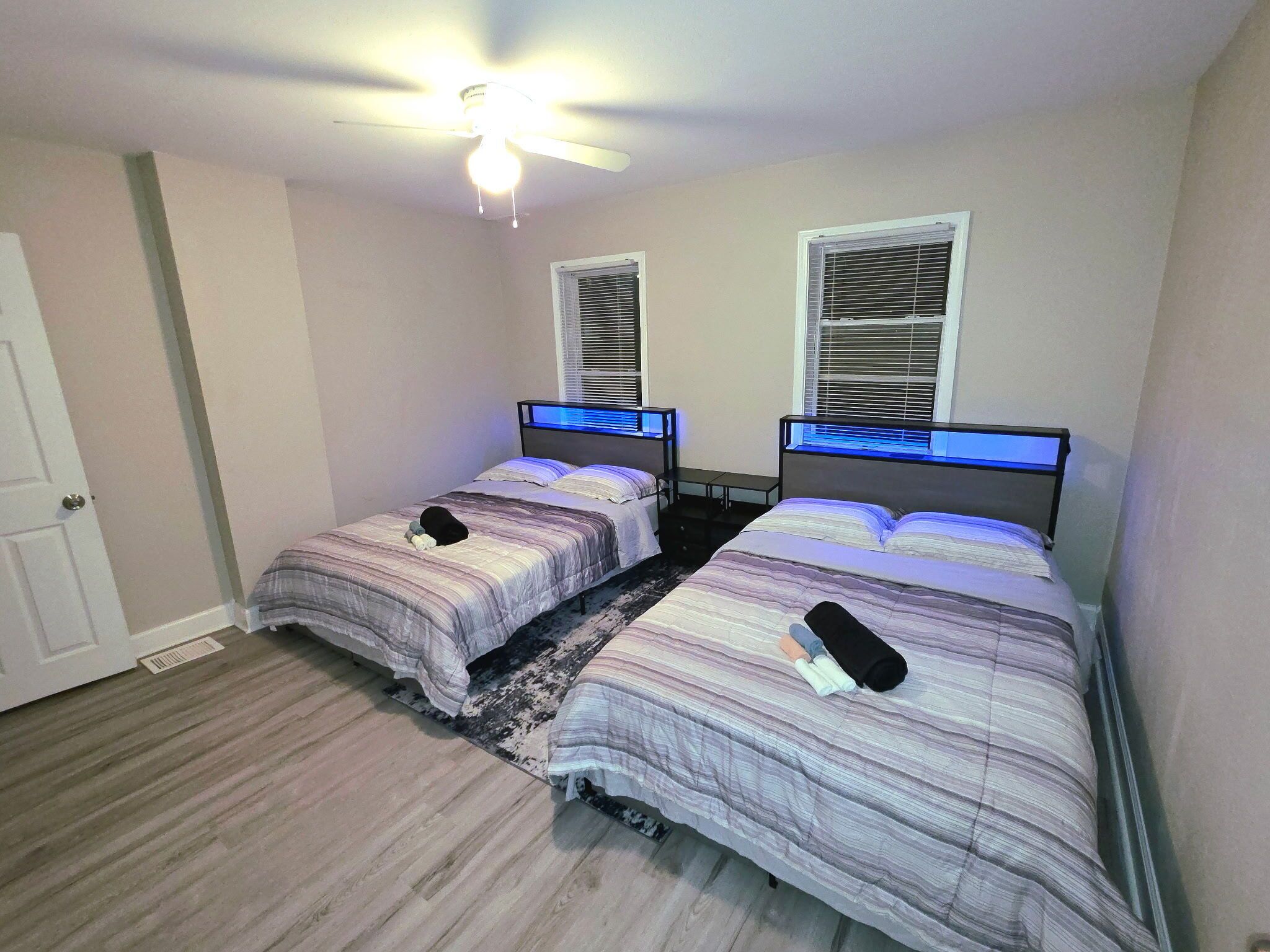 2 habitaciones, tabla de planchar con plancha y wifi gratis 