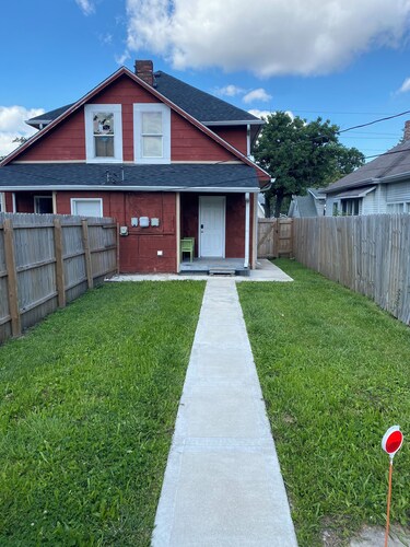 Spacious 2BR Home Near Downtown & Fountain Square
