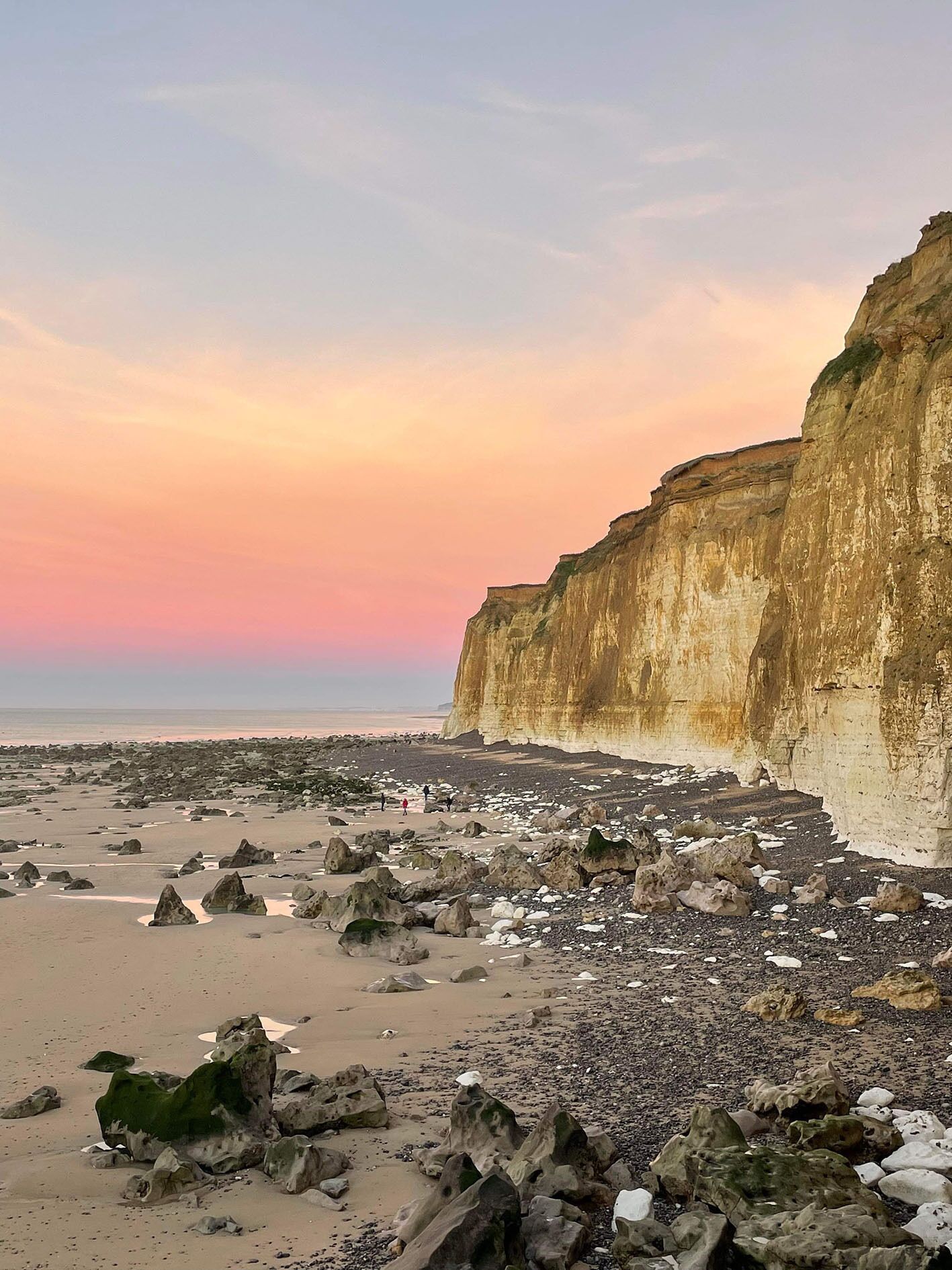 ใกล้ชายหาด, ทรายสีขาว