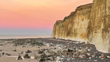 In Strandnähe, weißer Sandstrand