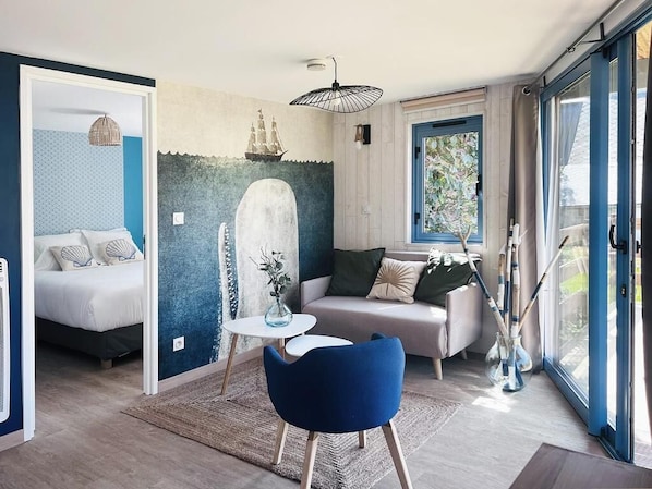One-Bedroom Lodge | Living area - Le Pré Marin (Sotteville-sur-Mer)
