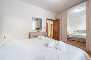 Appartement, patio, vue ville | Fer et planche à repasser, Wi-Fi gratuit