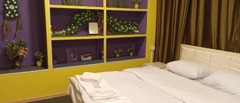 Iron/ironing board, free WiFi