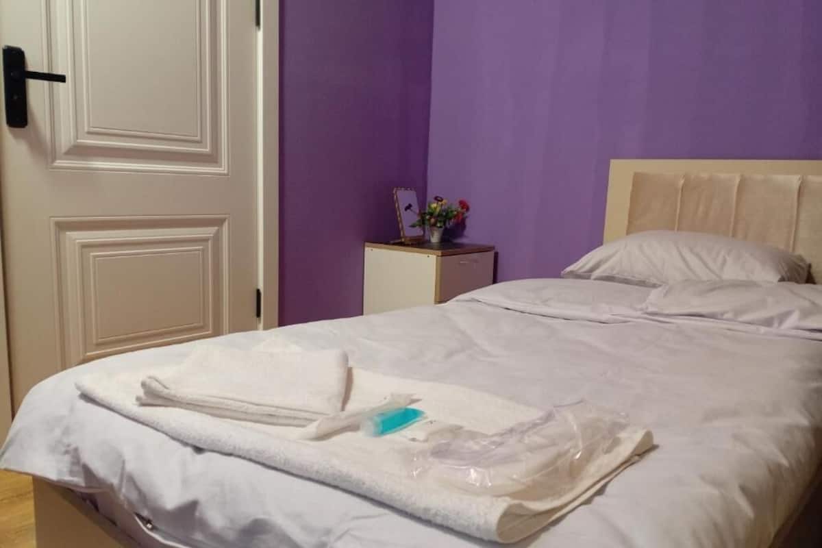 Single Room | Iron/ironing board, free WiFi
