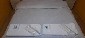 Double Room, Courtyard View | Seterika/papan seterika, Wi-fi percuma 