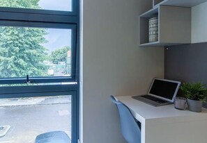 Interior - Student Only Modern Studio Apartment Near Tottenham Hotspur Stadium, Seven Sisters London (Greater London)