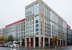 Exterior - Student Only En-suite at Stapleton House near London Metropolitan University (Greater London)