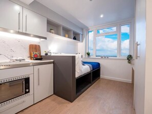 1 dormitorio, escritorio, wifi y ropa de cama