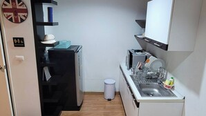 Condo, 1 phòng ngủ | Bếp riêng