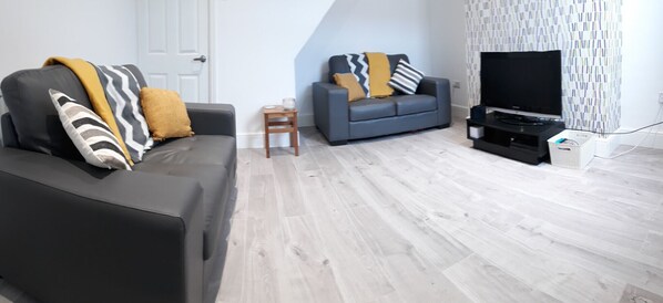 Living area - Comfy 3 bedrooms Apartment at Kexgill (Middlesbrough)