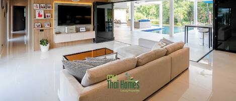 Villa, 4 Bedrooms, Smoking, Private Pool | Living room