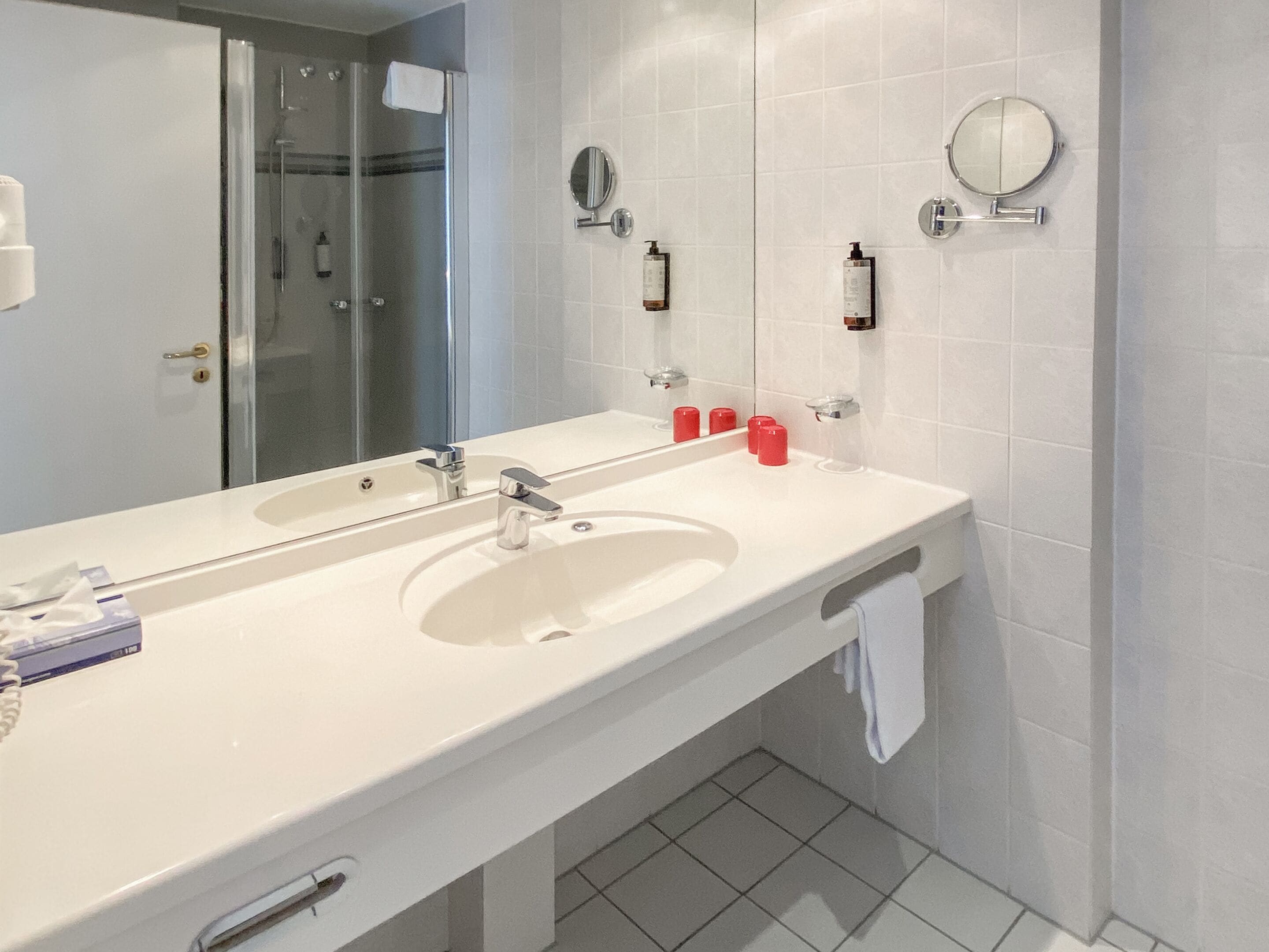 Double Room | Bilik Mandi | Pancuran mandi, pengering rambut, tuala disediakan, sabun 