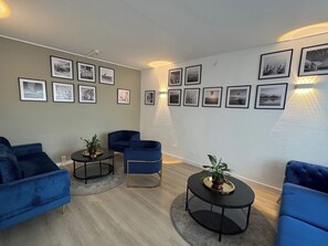 Lobby - DORMERO Hotel Crailsheim (Crailsheim)