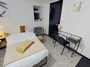 1 bedroom, iron/ironing board, free WiFi, bed sheets - Hobbit Studio Flat - City Centre/a O Arena/parking (Salford)
