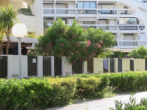 Exterior - Studio "villa" la Motte du Couchant - 100 m south beach - private parking. (La Grande-Motte)