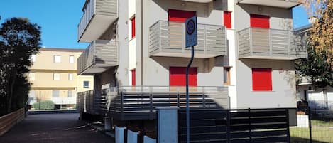 Appartement, 1 slaapkamer, balkon, uitzicht op stad | Voorkant van accommodatie