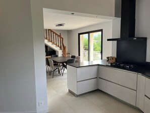 Dining - Villa center Bastelicaccia with swimming pool, quiet, large garden (Bastelicaccia)