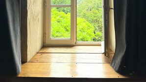 Interior - Billebaude guest room -Breakfast included (Montoillot)