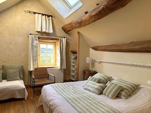 1 chambre, fer et planche à repasser, Wi-Fi gratuit, draps fournis