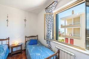 Apartment, 3 Bedrooms - AffittaSardegna - Quadri Tramonto  (Lu Bagnu)