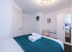Iron/ironing board, WiFi, bed sheets - Apartment Salford Quays and Media City Free Parking (Salford)