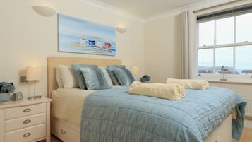 3 dormitoris, decoració individual i mobiliari individual