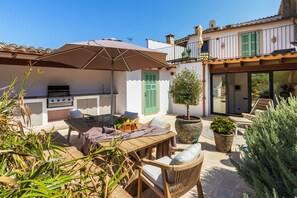 Outdoor dining - Can Miguel - village house renovated in 2025 (Sineu)