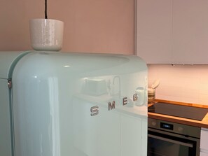 Fridge, microwave, oven, stovetop - Chianti's Secret Nest - Cozy Home with Sunset View (Impruneta)