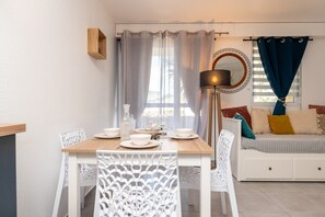 Dining - Ty Avel Apartment with Shared Pool, Balcony and Wi-Fi (Quiberon)