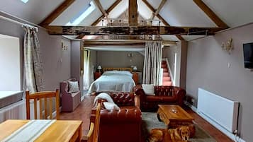 1 slaapkamer, een strijkplank/strijkijzer, gratis wifi, beddengoed