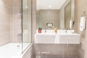 Luxury Apartment, Lagoon View | Bathroom - Manzil - Spacious 2BR near Dubai Mall (Dubai)