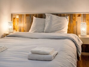 1 bedroom, free WiFi - Bright apartment, balcony, sleeps 4 (Plougonvelin)