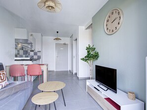 Living area - Cute apartment for 4 people with balcony (Argeles sur Mer)