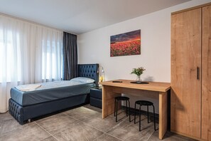 Comfort-Vierbettzimmer | Schreibtisch, schallisolierte Zimmer, kostenloses WLAN